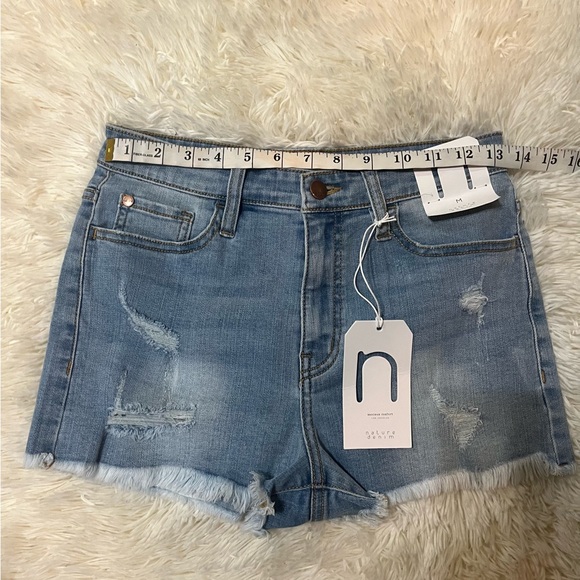 Nature Denim Distressed high rise shorts NWT - Picture 9 of 11